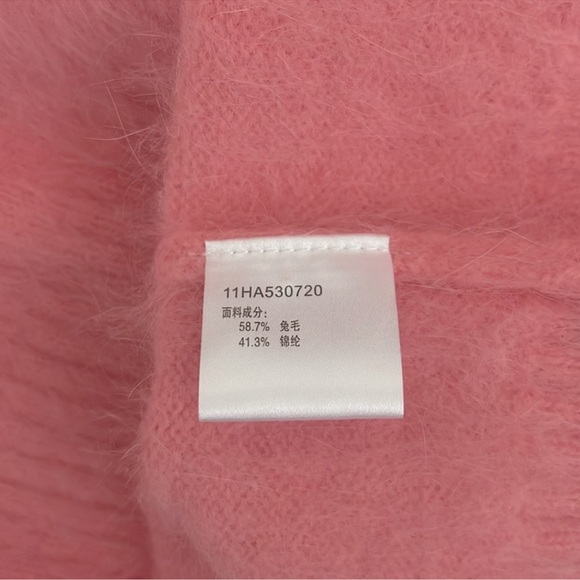 Elegant Pink Women's Sweater - Picture 9 of 12